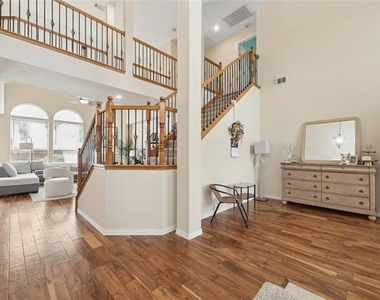 5909 Vineyard Lane - Photo Thumbnail 3