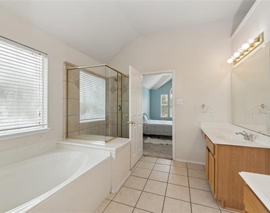 5909 Vineyard Lane - Photo Thumbnail 13