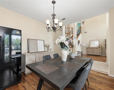 5909 Vineyard Lane - Photo Thumbnail 5