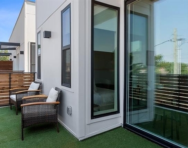 167 S Prairie Avenue - Photo Thumbnail 6