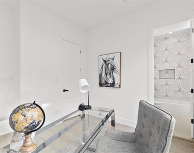 723 W 10th Street - Photo Thumbnail 24