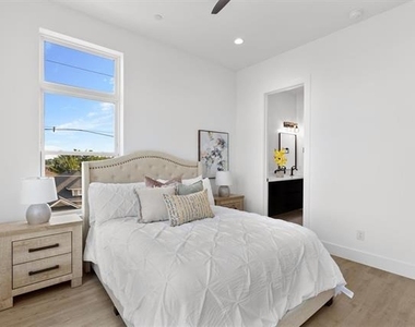 723 W 10th Street - Photo Thumbnail 18