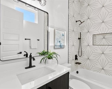723 W 10th Street - Photo Thumbnail 25