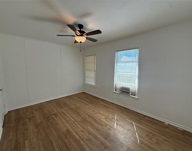 4914 Donnelly Avenue - Photo Thumbnail 5
