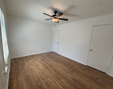4914 Donnelly Avenue - Photo Thumbnail 4