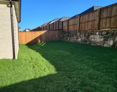 1508 Hamlisch Avenue - Photo Thumbnail 23