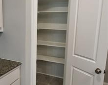 1508 Hamlisch Avenue - Photo Thumbnail 16