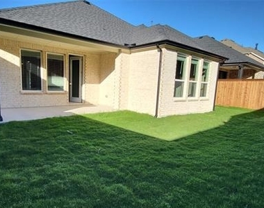 1508 Hamlisch Avenue - Photo Thumbnail 25
