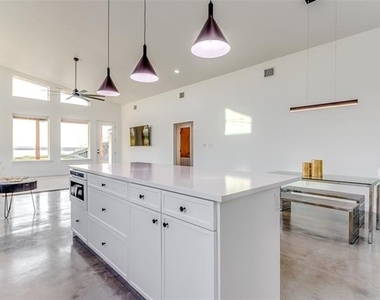245 Lake House - Photo Thumbnail 11