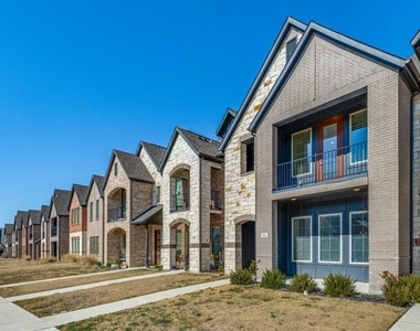 804 Eaglescliffe Landing - Photo Thumbnail 1