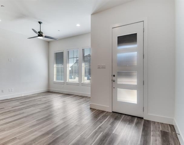 804 Eaglescliffe Landing - Photo Thumbnail 7