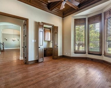 901 Sandy Trail - Photo Thumbnail 9