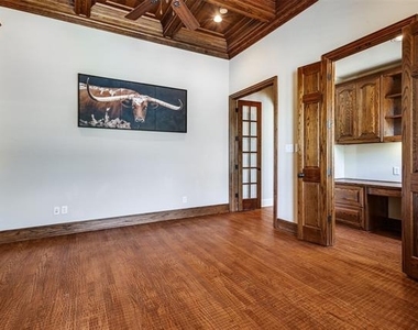 901 Sandy Trail - Photo Thumbnail 10