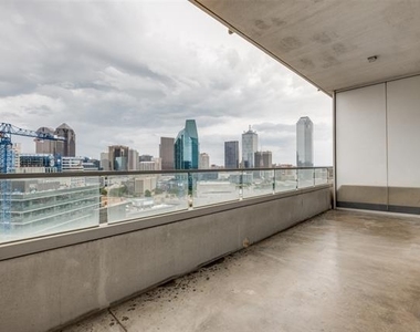 2430 Victory Park Lane - Photo Thumbnail 22