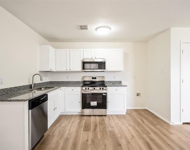 1626 White Oak Drive - Photo Thumbnail 8
