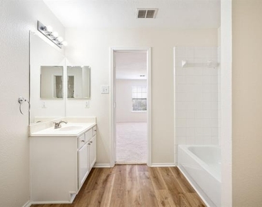1626 White Oak Drive - Photo Thumbnail 23