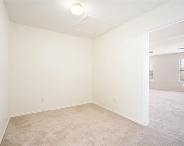 1626 White Oak Drive - Photo Thumbnail 10