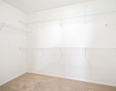 1626 White Oak Drive - Photo Thumbnail 22