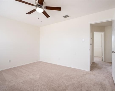 1626 White Oak Drive - Photo Thumbnail 17