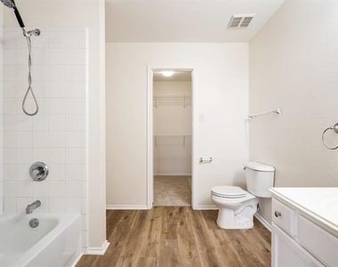 1626 White Oak Drive - Photo Thumbnail 24