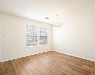1626 White Oak Drive - Photo Thumbnail 13