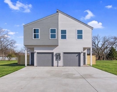 2113 Wright Street - Photo Thumbnail 8