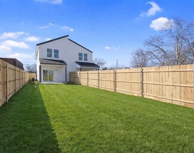 2113 Wright Street - Photo Thumbnail 9