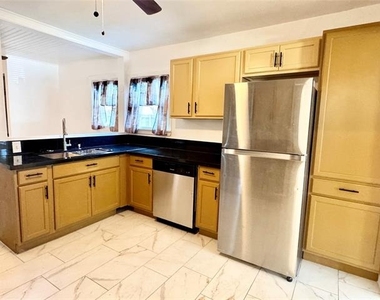 4236 Voncille Street - Photo Thumbnail 7