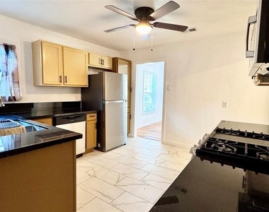4236 Voncille Street - Photo Thumbnail 6
