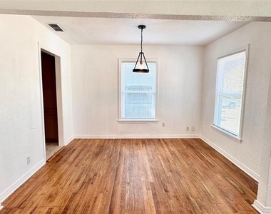 4236 Voncille Street - Photo Thumbnail 9