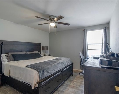 12667 Vandelia Street - Photo Thumbnail 17