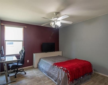 12667 Vandelia Street - Photo Thumbnail 18