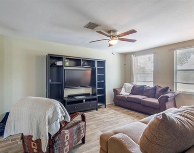 12667 Vandelia Street - Photo Thumbnail 3