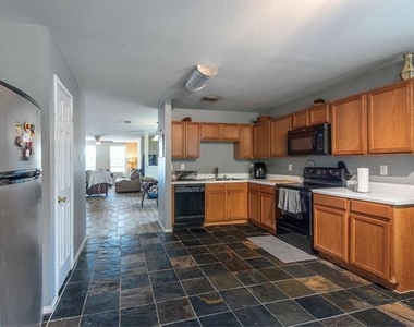 12667 Vandelia Street - Photo Thumbnail 8