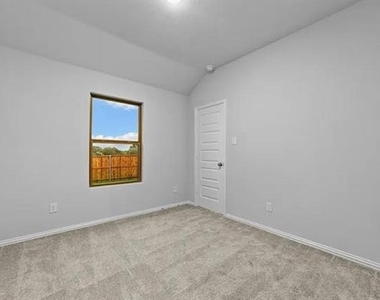 3509 Foxhound Lane - Photo Thumbnail 9