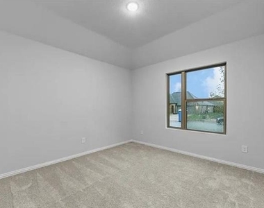 3509 Foxhound Lane - Photo Thumbnail 5