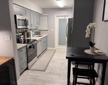 136 Akron Street - Photo Thumbnail 5