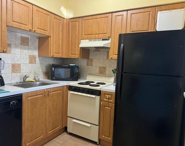 2607 Ne 8th Avenue - Photo Thumbnail 9