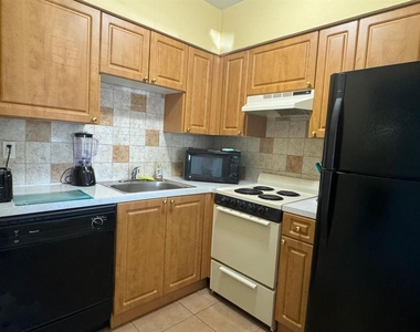 2607 Ne 8th Avenue - Photo Thumbnail 8