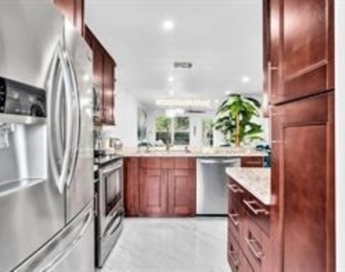 4025 N Federal Highway - Photo Thumbnail 18