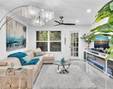 4025 N Federal Highway - Photo Thumbnail 3