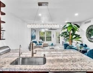 4025 N Federal Highway - Photo Thumbnail 8
