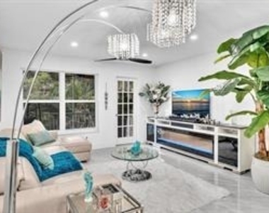 4025 N Federal Highway - Photo Thumbnail 4