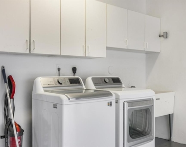 1419 Ne 57th Street - Photo Thumbnail 24