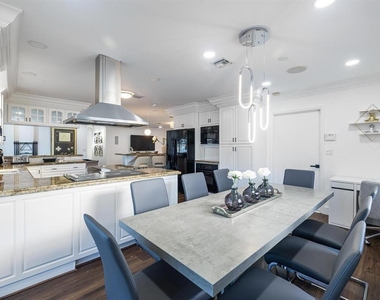 1419 Ne 57th Street - Photo Thumbnail 12