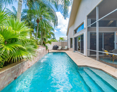 16850 Colchester Court - Photo Thumbnail 2