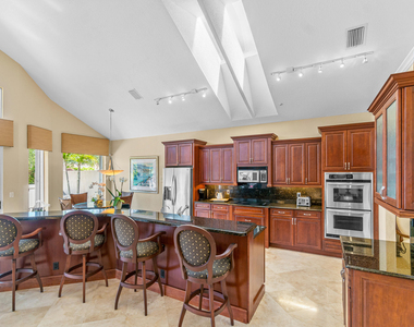 16850 Colchester Court - Photo Thumbnail 12