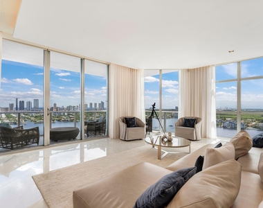 17301 Biscayne Boulevard - Photo Thumbnail 3