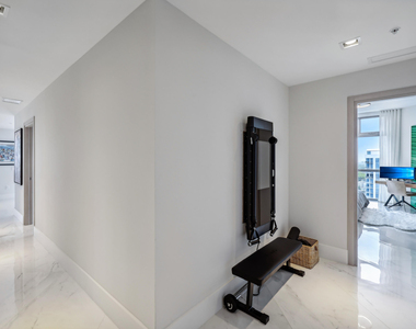 17301 Biscayne Boulevard - Photo Thumbnail 36