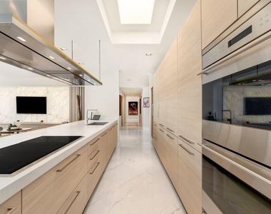 17301 Biscayne Boulevard - Photo Thumbnail 12